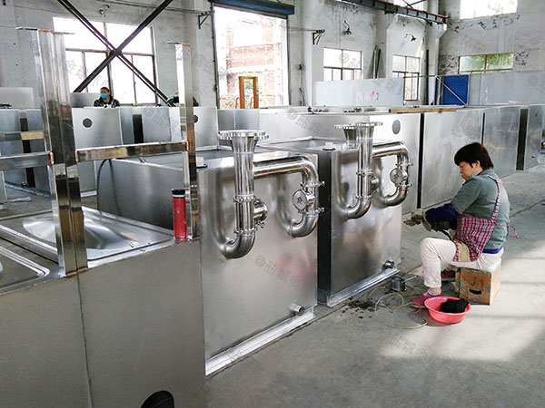侧排式马桶餐饮污水提升装置的安装方法